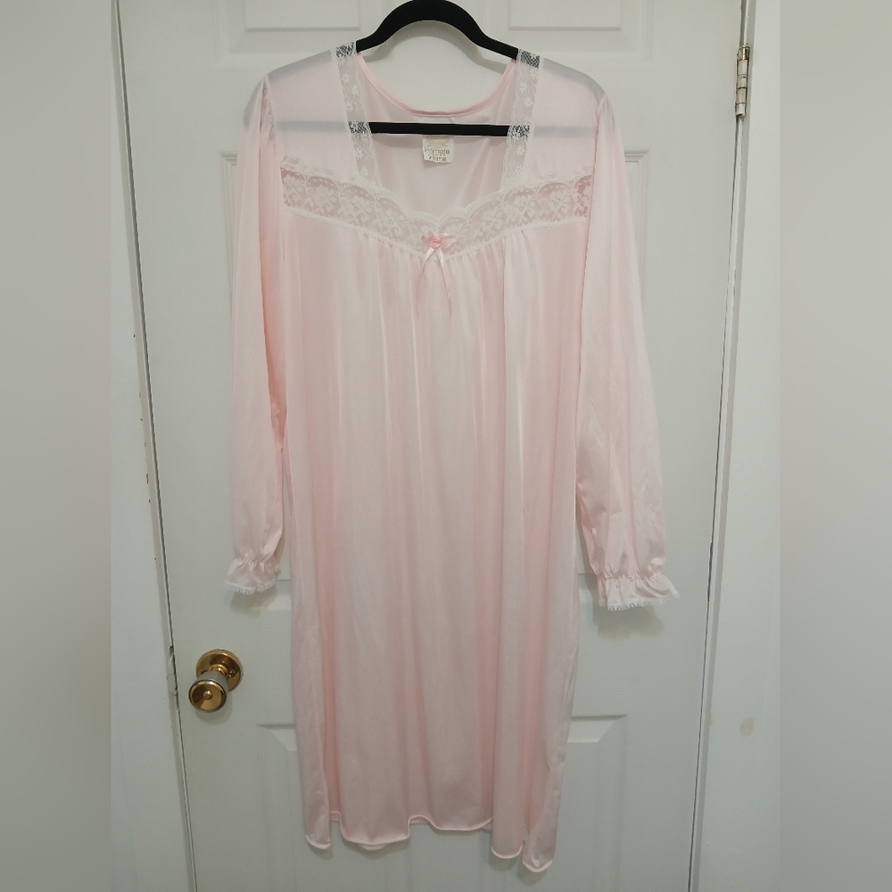 Vintage Long Sleeve Mid-length Nylon Nightgown Size Large